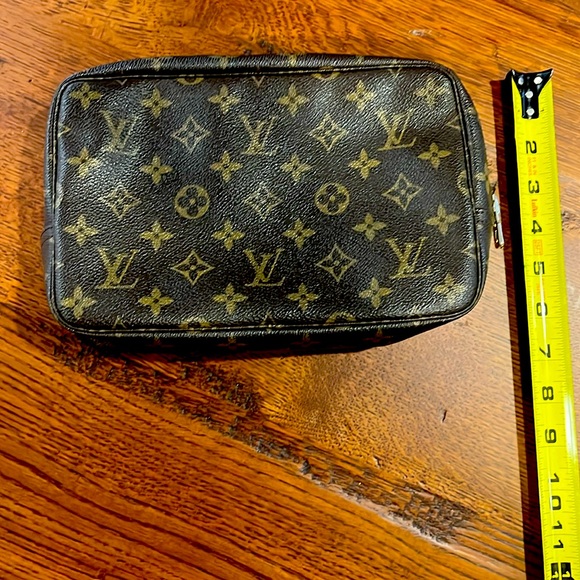 🤎LOUIS VUITTON MONOGRAM TROUSSE TOILETTE 23🤎 - Picture 9 of 10